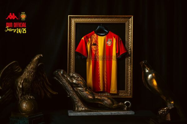 Maillot Domicile Esperance Sportive de Tunis By kappa 2024-2025