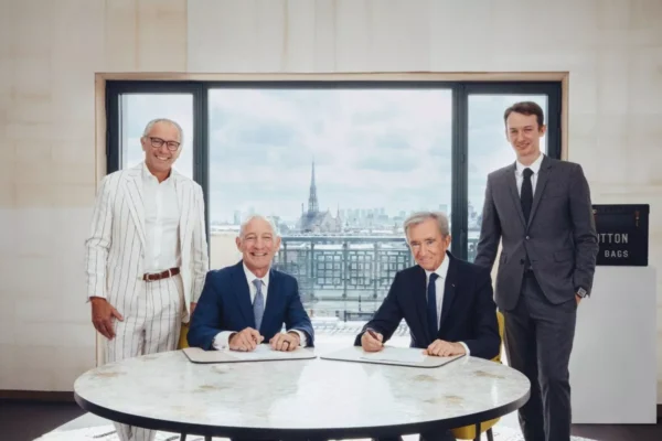 Stefano Domenicali, Greg Maffei, Bernard Arnault et Frédéric Arnault.Photo de: Liberty Media